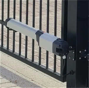 Alfen, siłownik roger zintegrowany ze słupkiem, ogrodzenie, aluminiowe